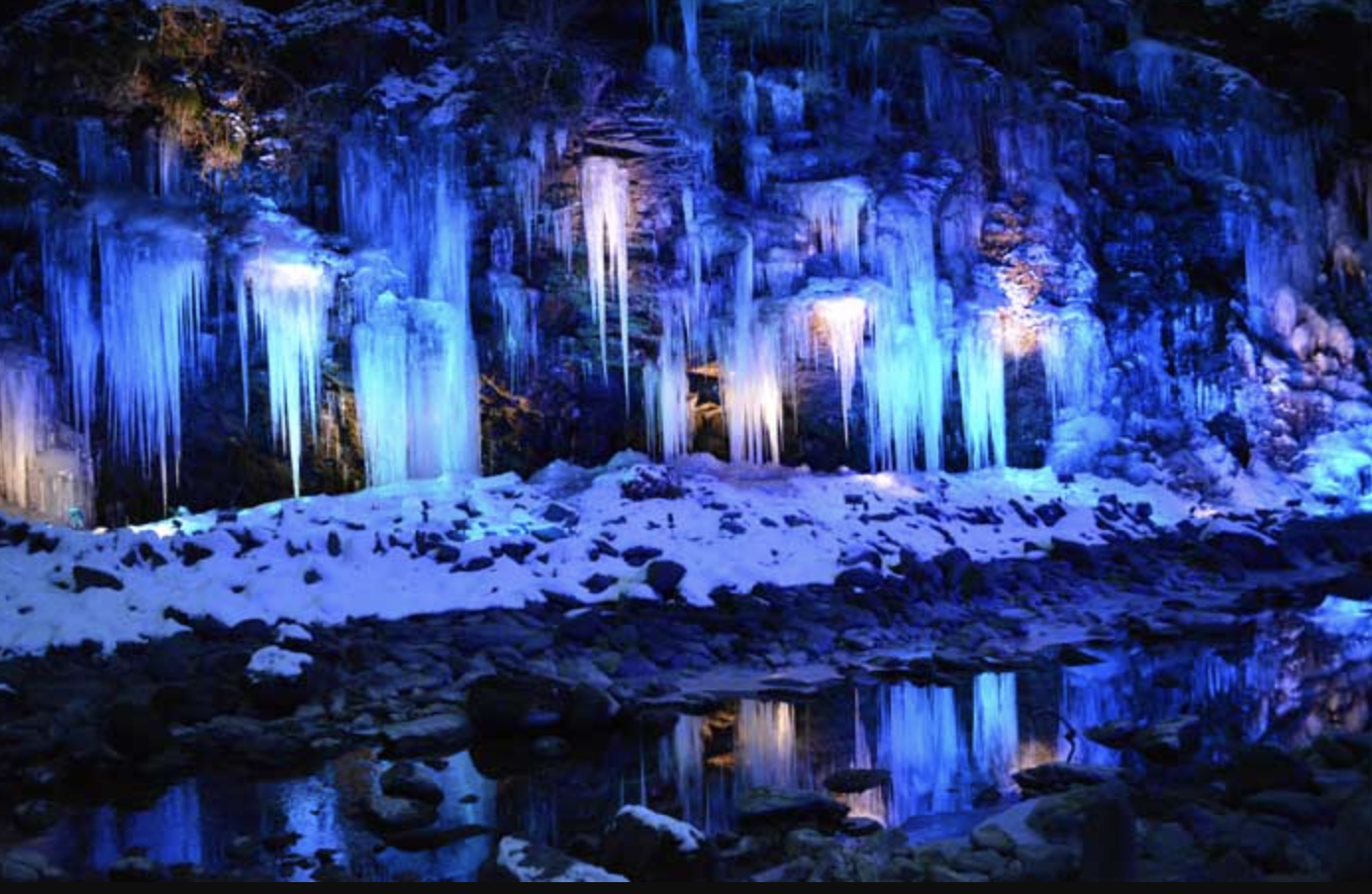 「埼玉三十槌の氷柱」絶景